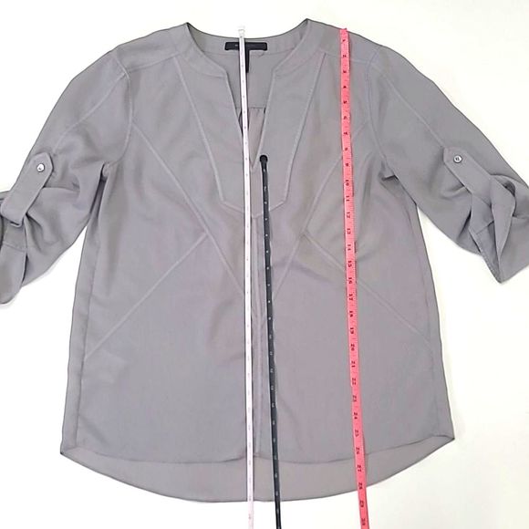 BCBGMaxAzria Flowy Blouse V-Neck Pullover Tunic Top Roll-Tab Quarter Long Sleeve - Picture 8 of 16